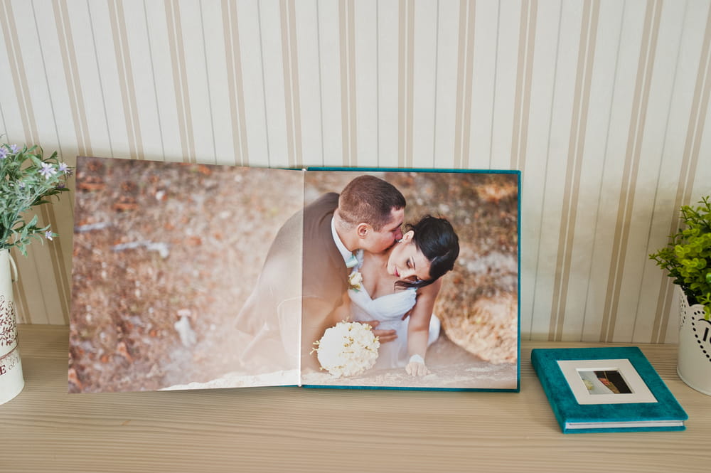 Wedding Photo Albums vs. Wedding Scrapbooks (1)